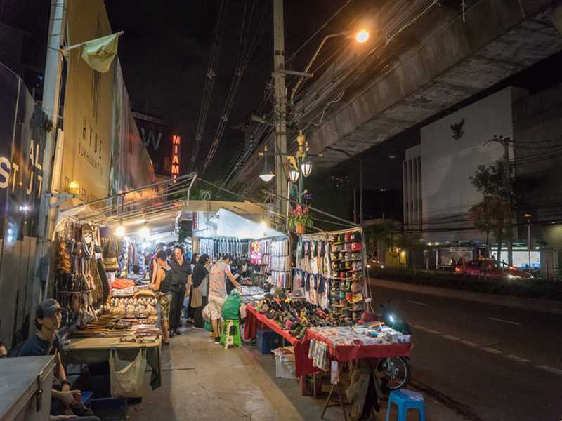 Thanon Sukhumvit Markt