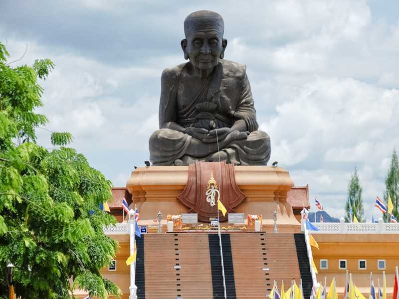 Huay Mongkol Tempel